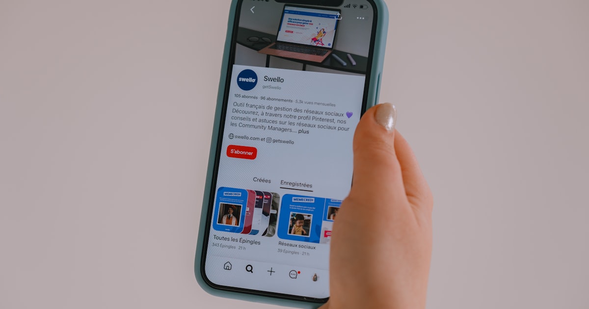Dopamine, Screens, and the Modern Brain: Why Scrolling Is Hard to Stop